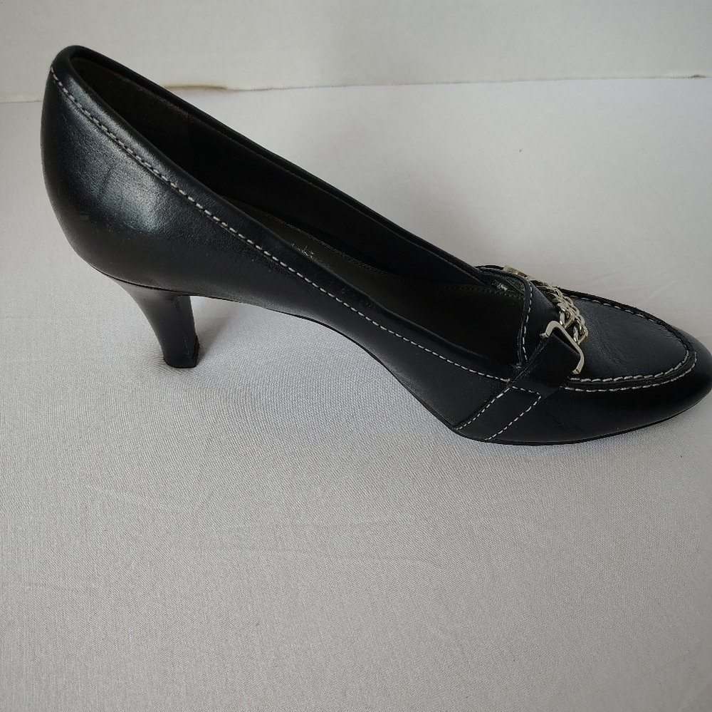 Nickels Soft Black Chain Detail Women's Heels Size 6 M